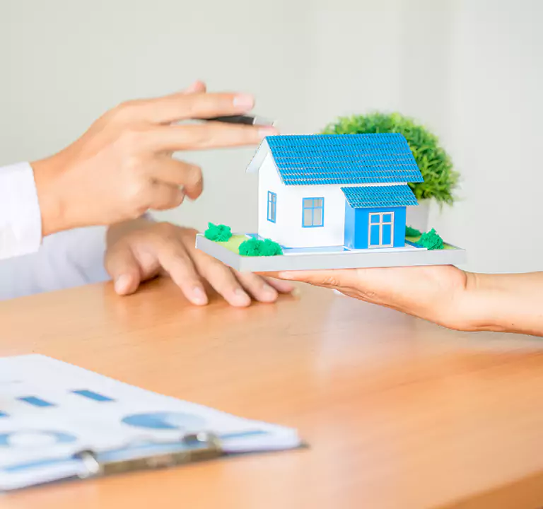 Why Choose Us to Sell a House with a Reverse Mortgage in Mineola, NY?